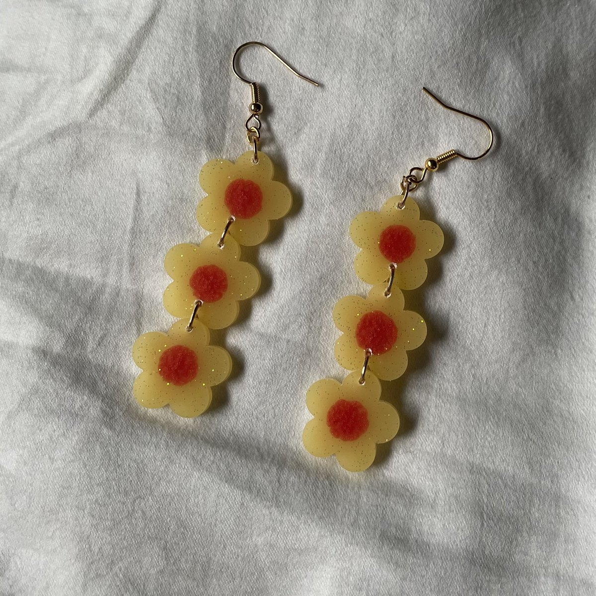 KenniCollective's tweet photo. hi there🥰 my shop update is live! get your holiday shopping done early or just treat yourself🧚🏼‍♀️ free shipping in the US! checkout more goodies at https://t.co/tFNgPBxg3N https://t.co/zst3LlqchQ
