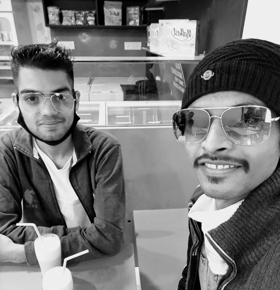 PalashMohkar's tweet photo. #SundayThoughts
#SundayFeels
#Eveningtalks
@TWakodikar 🤗 https://t.co/eEDIGS5Oju