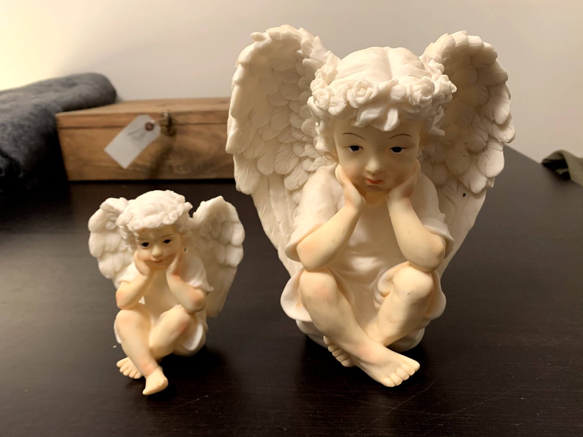 jholden23's tweet photo. There were two of these bigger angels and a smaller, I didn't even check I knew right away, #AngelsAreWatchingOverYou #Dean. Told @canadagraphs to grab the other big one. From #TheSongRemainsTheSame #Supernatural #SetDecSale #SetDec. Seems Dean has always had an angel watching https://t.co/EZ0adlEJMD