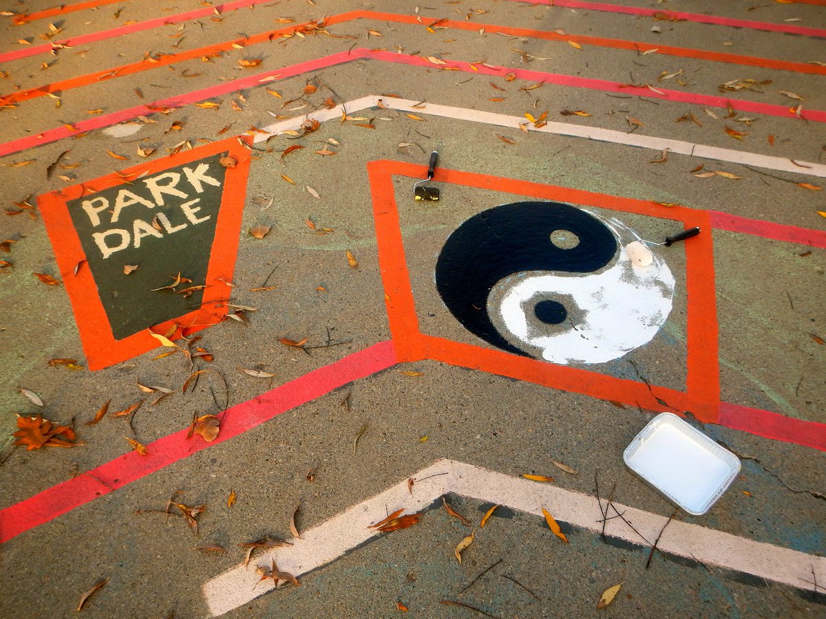 LabyrinthsDOTca's tweet image. 22 Lane Octagon Labyrinth

Canvas space in Octant facing Parkdale Neighbourhood,

Currently home to Toronto&apos;s Tibetan Community,

I chose to paint Taijitu / Yin-Yang Symbol to acknowledge their presence...

Budapest Park ~ Sunnyside Beach ~ Toronto

| #Labyrinths🍥#LabyrinthArt🎨