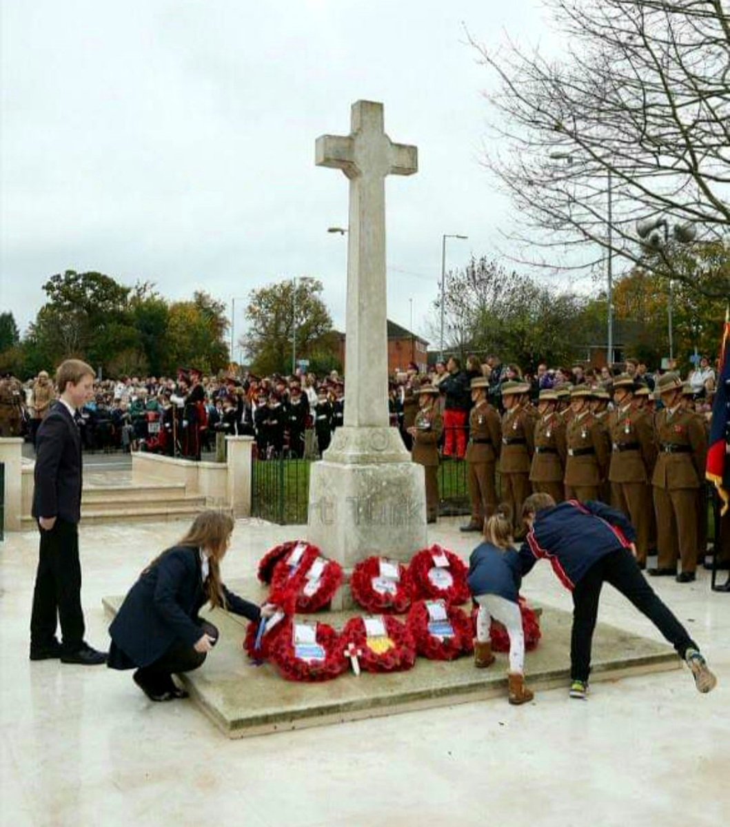Given there was no remembrance parade to attend this morning I thought I'd share these photos from 5 years ago, when Rufus and India had the great honour of laying a wreath at Sandhurst Memorial Park.