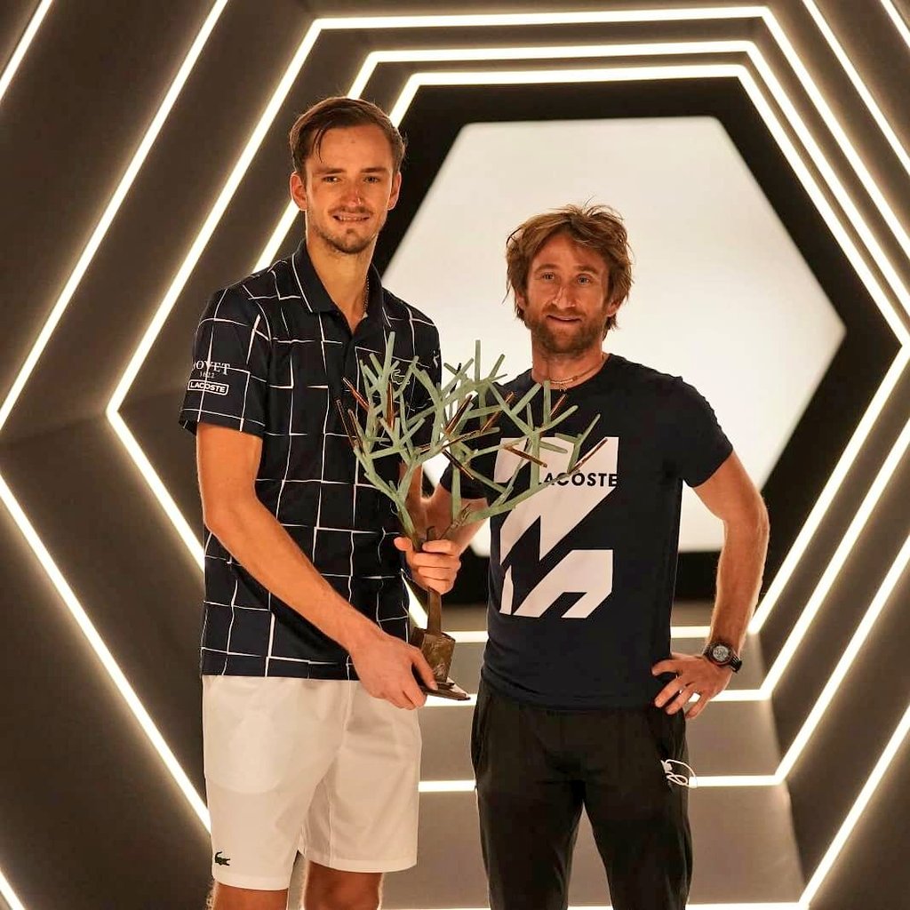 BFSContact's tweet photo. 🏆✍️😍 @DaniilMedwed = @RolexPMasters WINNER ! #BFSTennis🎾
#BETTER #FASTER #STRONGER #BFSTraining #HumanPerformance https://t.co/otXyqMHfWF