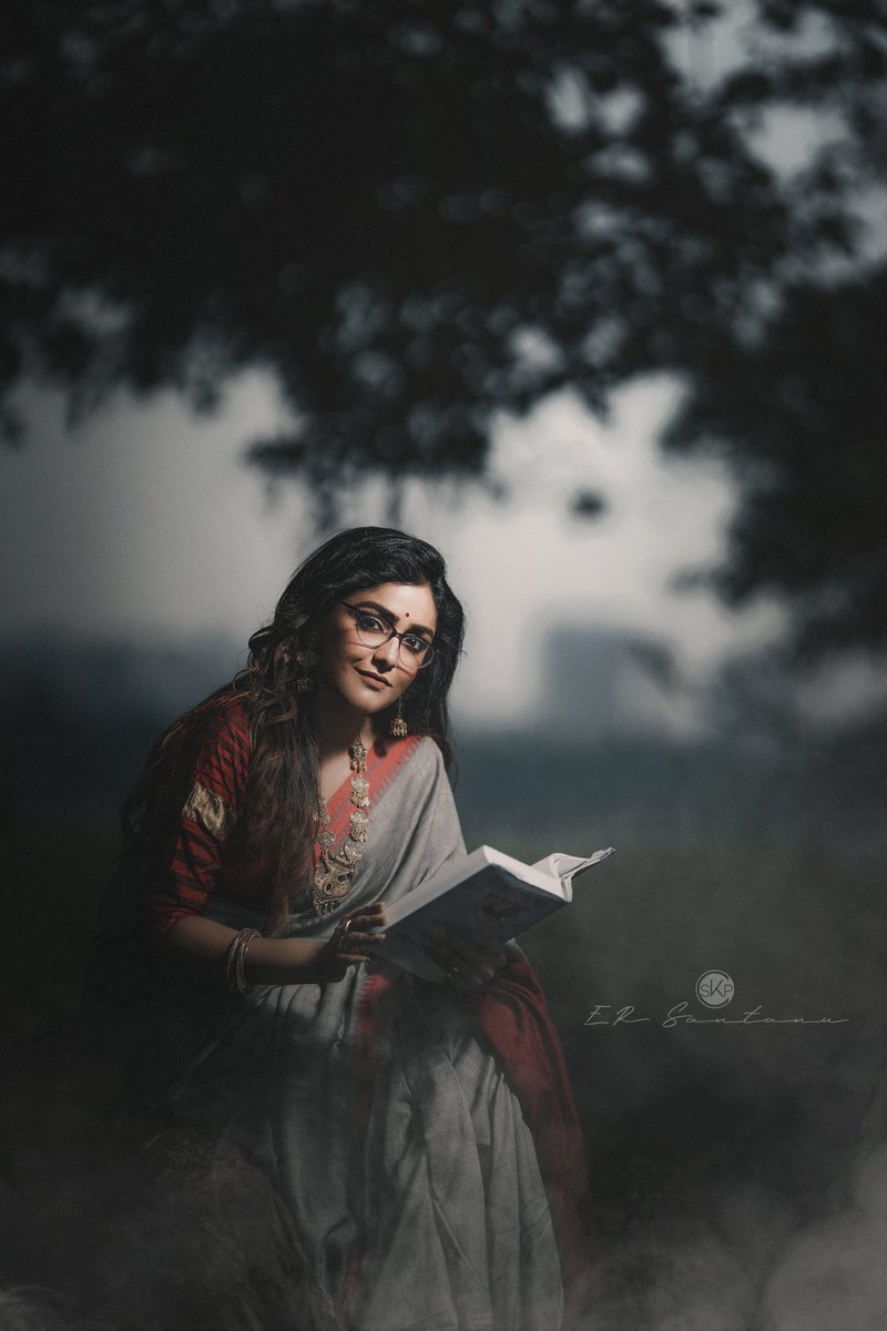 sayantani8's tweet photo. অন্য আমি....
#moods #differentme #sareelove #booklover #bengaliactress #weather😍 #classiclook https://t.co/LoupLgd1gx