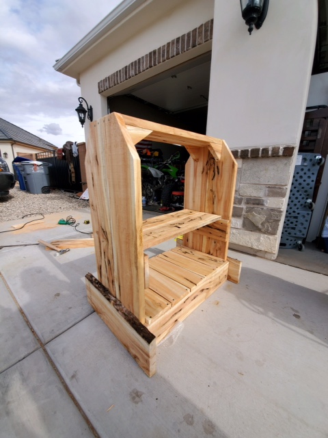 WoodlandMills's tweet photo. Here is a saddle stand that we made with some aspen on our property. We enjoy our HM126 sawmill! Burke
#saddlestand #sawmill #lumber #woodwork #diy https://t.co/9ha4OODdAI