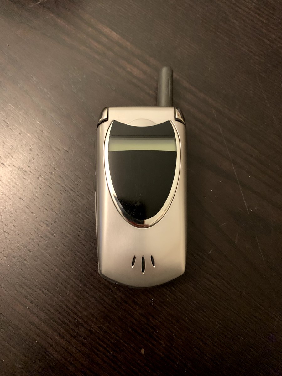 jholden23's tweet photo. Never know for sure but there was a box of old, dead & busted cell phones. This one is an exact match to the one that #John used at the end of #Supernatural300 #Lebanon. #SetDec #Supernatural #SetDecSale #SetSale https://t.co/hva9Jnqf6c