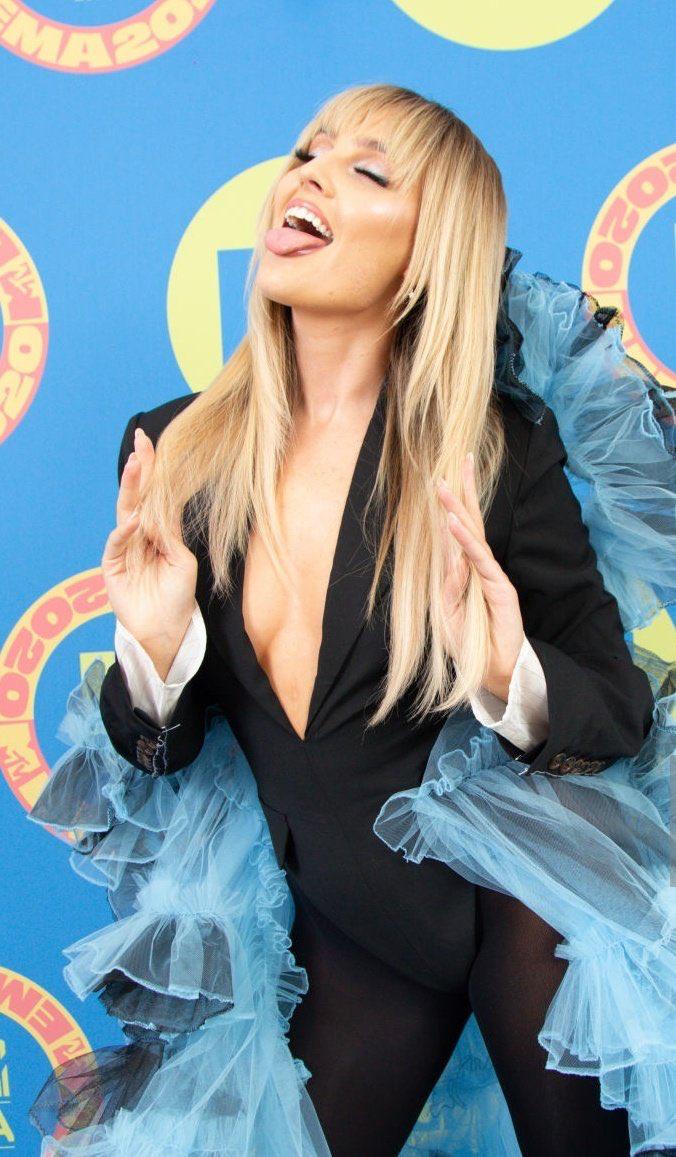 MTVSur's tweet photo. Tweet de apreciación de Perrie Edwards ❣️

#MTVEMA https://t.co/PfHhwHKRKZ