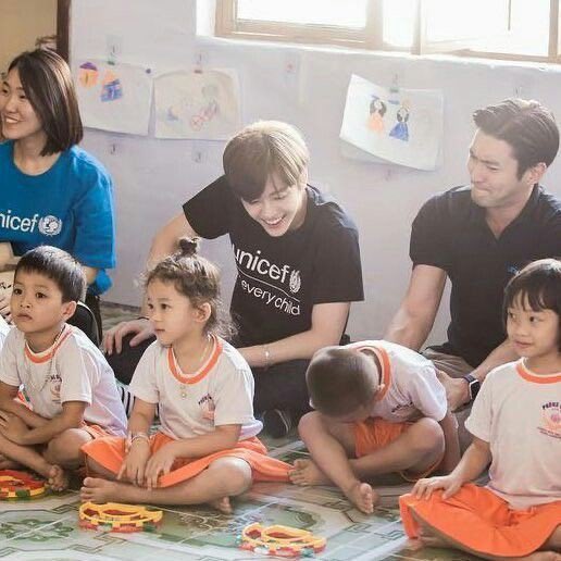 mfalwons's tweet photo. na jaemin got casted by an sm staff during a volunteer work. jaemin who wants to be a surgeon to help &amp; save lives. jaemin went to a unicef event &amp; spent time with kids. jaemin who’s always sweet, considerate &amp; sents long messages to nctzens. that’s the real na jaemin. 
#JAEMIN https://t.co/MeCMd0TZ33