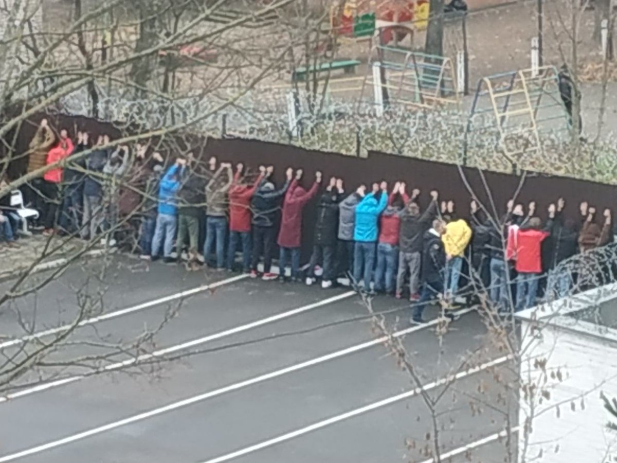 franakviacorka's tweet photo. According to volunteers, 1050 people are detained so far. Numbers keep growing. Regime launched today atrocious brutalities. Police impunity, detainees tortured.
This is a war of terror by the state. It must be stopped. Belarusians are doing what they can but they need help. https://t.co/Q62rNP321D