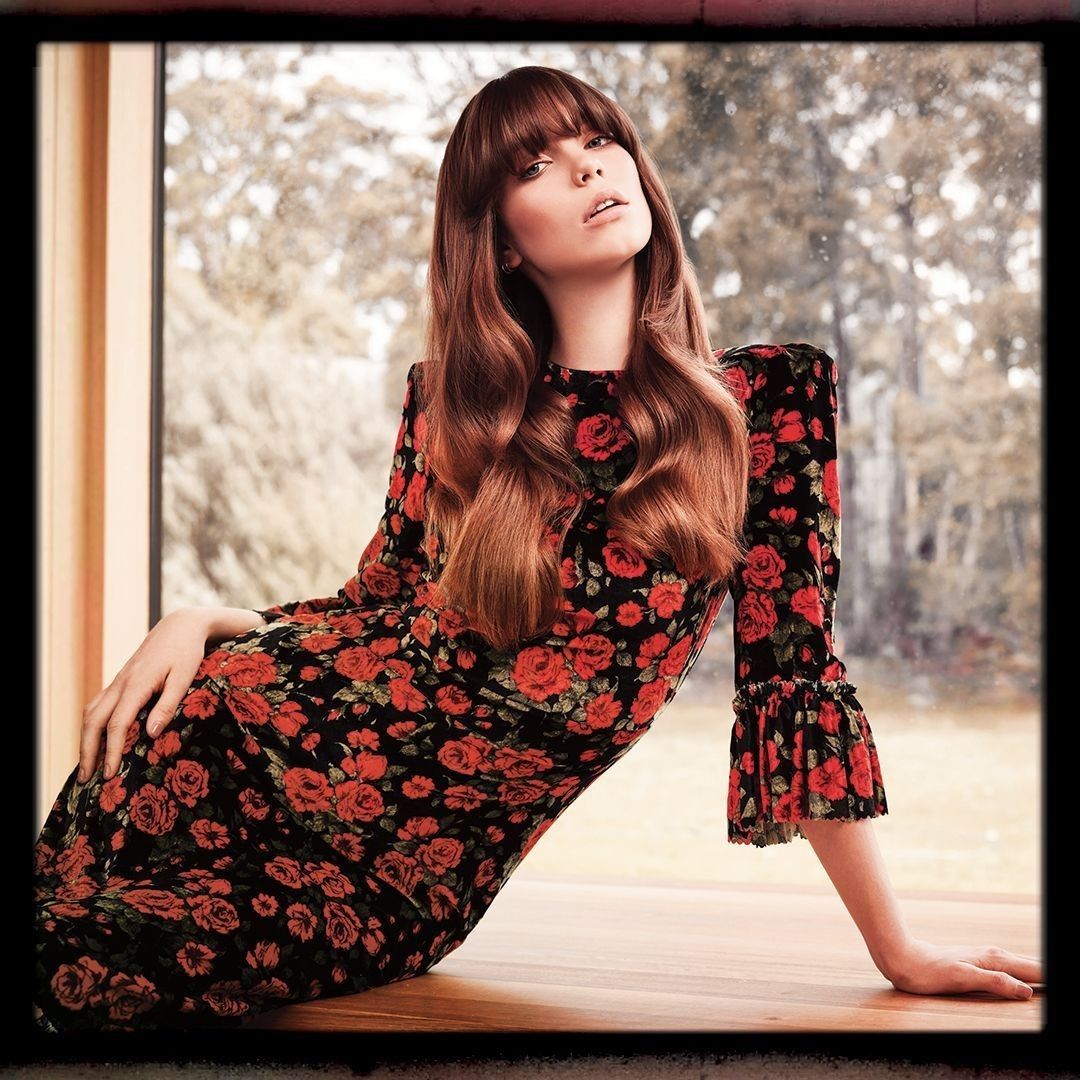 KevinMurphyIntl's tweet image. In this session, Mark will focus on #fringes that frame &amp;amp; accentuate the facial features, taking a fringe from long to short in stages &amp;amp; the versatile #sectioning patterns he uses to customise fringes for many facial shapes. #KevinMurphy

CLICK HERE: buff.ly/3jH6WPC