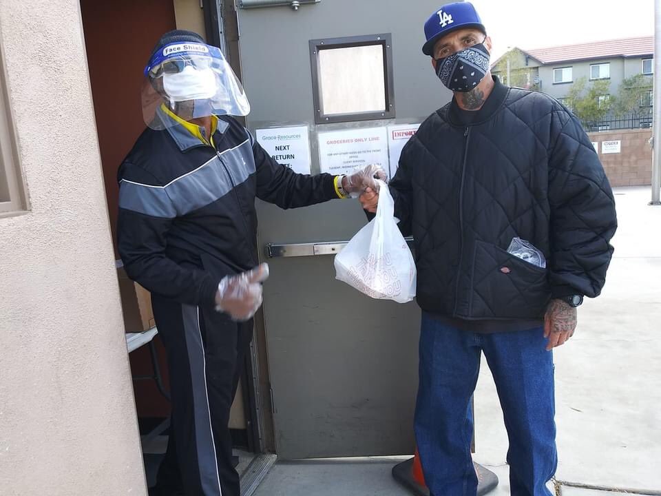 GraceResources's tweet photo. Rain or shine, hot meals still go on. Thanks to ASHA group for providing hot pizza! Your support makes this work possible. #feedingtheAV #rainorshine #hotmeals #helpingthoseinneed #graceresources https://t.co/oJw4SsmSJN