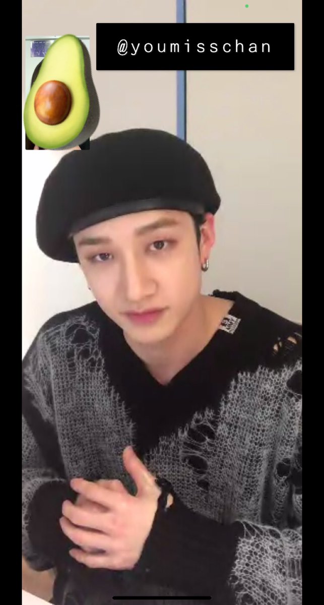 youmisschan's tweet photo. #방찬 #스트레이키즈 #bangchan #straykids 
looking back at it i hate that i couldn’t even look at him cuz i panicked &amp; had to talk rly fast but chan kept nodding &amp; said “mhm” a lot so i’m rly thankful for him hearing me out ❤️ https://t.co/LC1x6VxYtN