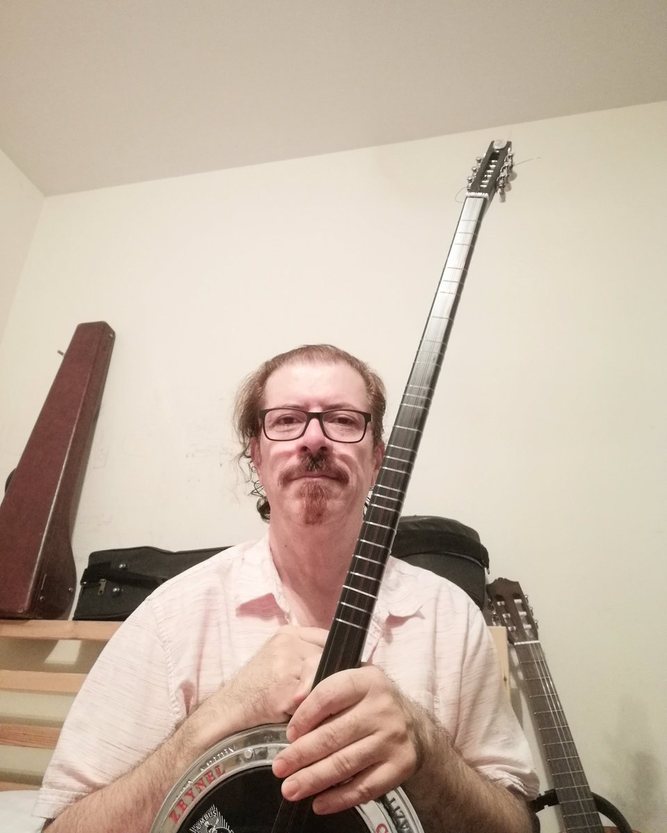 gavrik66's tweet photo. Alone with my lovely Saz (Sazbüş)
#saz #sazbüş #bağlama #tenor #classicmusic #vocalist #türkhaljmüziği #türkü #gabrielruhituna https://t.co/tTL9CXjAea