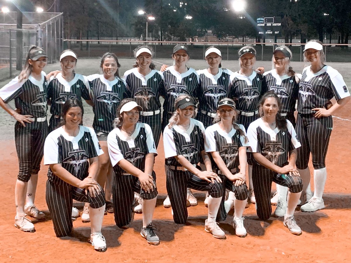 jordyncomer's tweet photo. 1st PLACE CHAMPIONS BABY!!! incredible game gals #ddfl @TDD16U #hardworkpaysoff https://t.co/P0i8gWcoVz