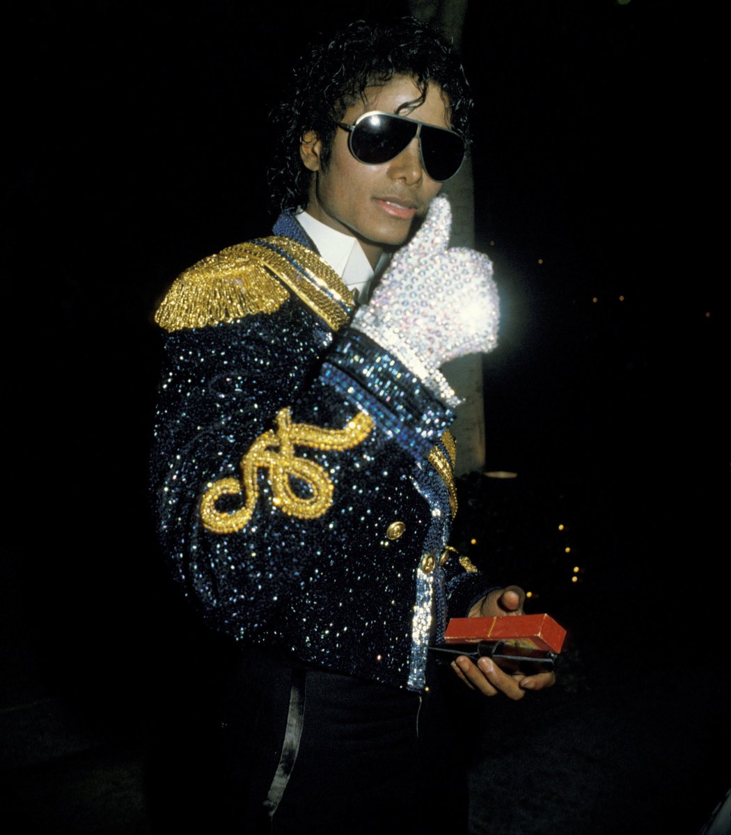 RecordingAcad's tweet image. At the 26th GRAMMY Awards in 1984, @michaeljackson became the first artist to win eight #GRAMMYs in one night: grm.my/2U2lHlB 🎶