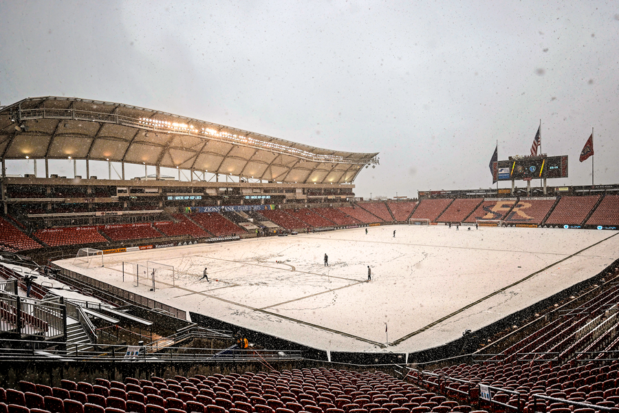 brfootball's tweet photo. The weather at @realsaltlake vs. @SportingKC, though ☃️ https://t.co/UxM5svdCJb