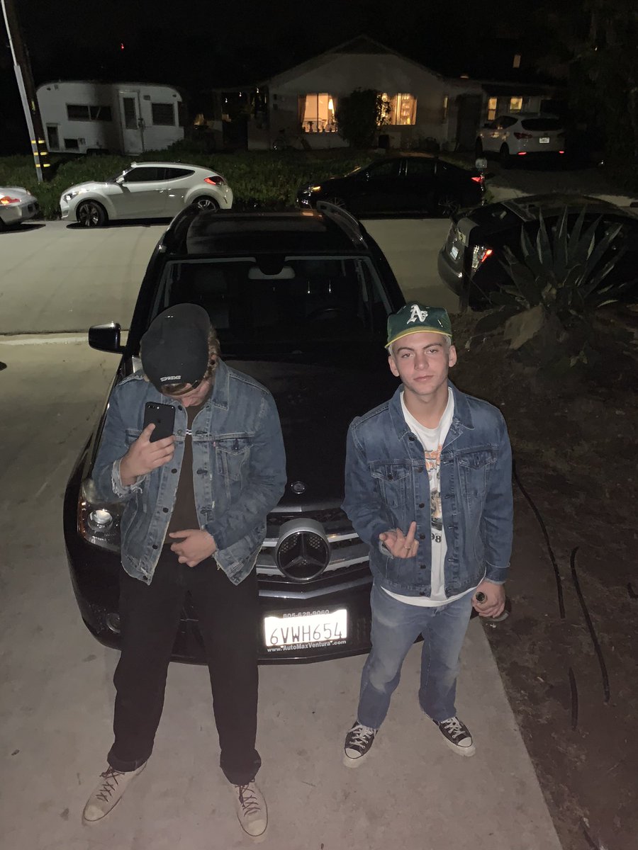 owen_cutter's tweet photo. Dudes from my hometown be like hahaha https://t.co/nzZSrMkbfK
