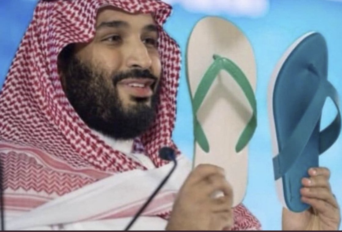 vcchbccdd's tweet photo. #بسام_فتيني_يسي_للوطن طيب وش المشكله كل التغريدات حقيقه ، وهي موجعه لمواطن ولابد من تغير مجريات الأمور بالقوه .

 الوطونجي والذباب  : 
لقد بايعنا ولات امرنا الذي خلقنا < <يرجال قم
 لاصكك بالجوال الحين تجيك رجه فمخك تنحل مشكله العبوديه عندك .. https://t.co/5fPtvqweyp