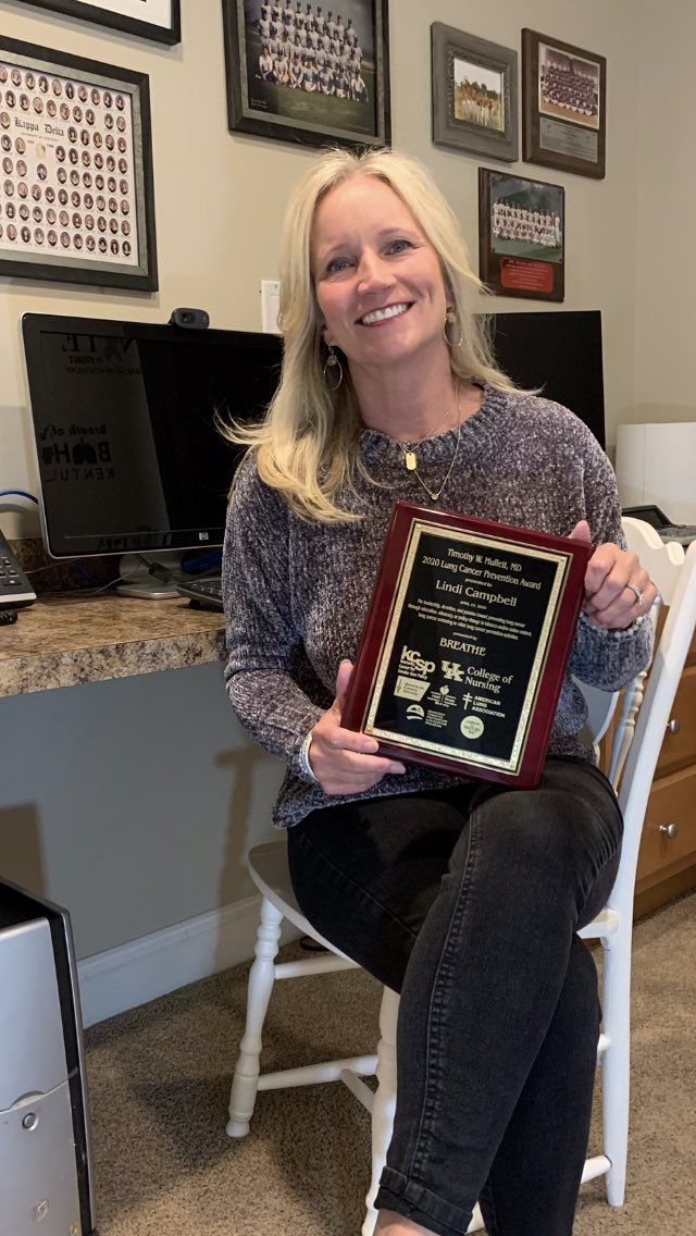 breathofhopeky's tweet photo. Being recognized for your work is hope that you are making a difference. Our faces need to be seen and our stories need to heard for change to happen! Erase the stigma of lung cancer! #bohky #anyonewithlungs #unitetofightky #lcam https://t.co/sBXODPz3Jf