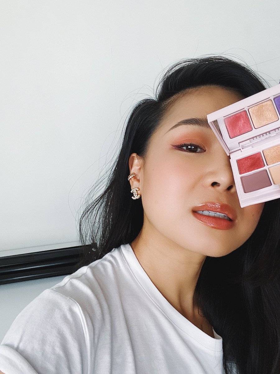 MsLing2's tweet photo. Happy Monday with Holo’daze Snap Shadows @fentybeauty 🧡💜❤️ สีสดใสฝุด ๆ 😃 
.
.
📍 @thaisephora @fentybeauty 
.
.
#fentybeautythailand #fentybeauty #fentysnapshadows #fentyholidaycollection #fentybeautysnapshadows #snapshadows #fentyholiday2020 https://t.co/0hvZKUJOtR