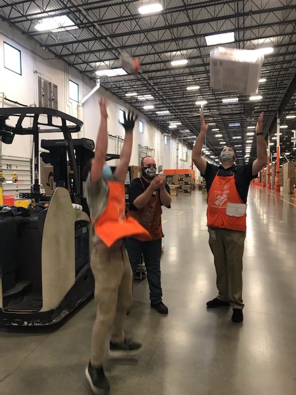 thd_jill's tweet photo. Sunday bake on the IB dock with #ChefClayton @TroyDFC6707 @ClaytonHD03 @aaron6707 https://t.co/cjkh50iSd5