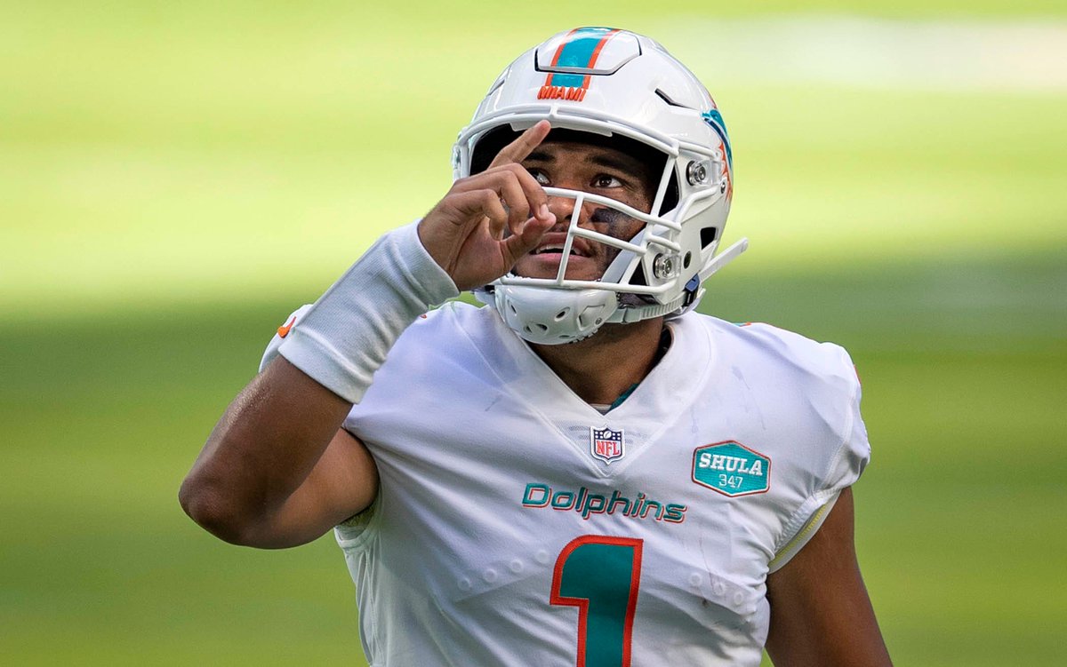 PFF_College's tweet photo. Tua Tagovailoa in his 2nd NFL start
๐น 20/28
๐น 248 yards
๐น 2 TDs / 0 INTs https://t.co/fVKBjSCWG1