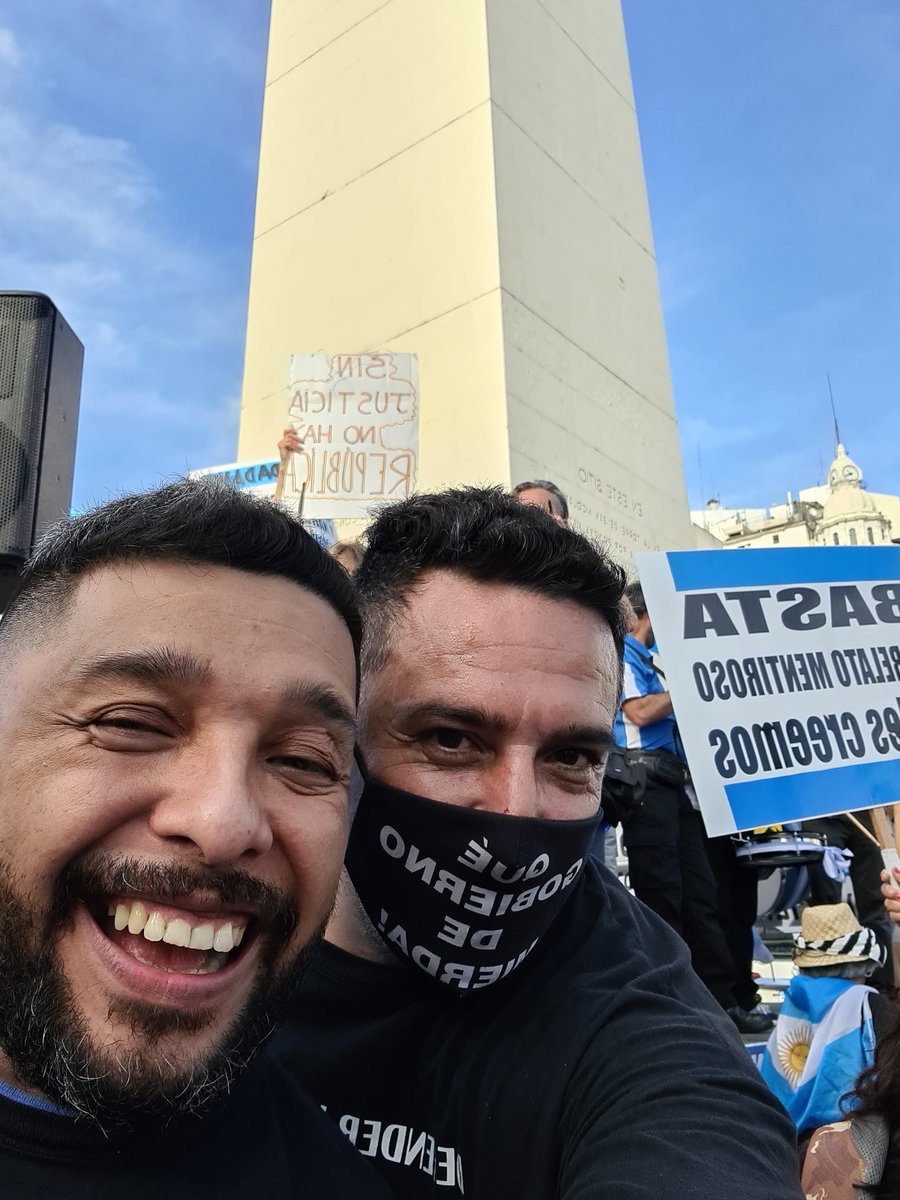 #8N

DEFENDER LA REPÚBLICA NO ES PARA TIBIOS 🇦🇷💪🏻

<a href="/SindArgTroll/">Esteban, el Exterminador de Kukas</a> Gracias hermano