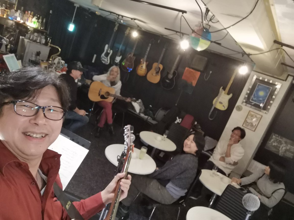 nalu__a's tweet photo. 浜松 POPS CLUB、楽しい夜をありがとう!
#nalu #singersongwriter #弾き語り #音楽好きと繋がりたい #music #japan #live #guitar #lyric #rhythm #melody #poetry #martin #浜松 #POPSCLUB https://t.co/782HR8cdb7