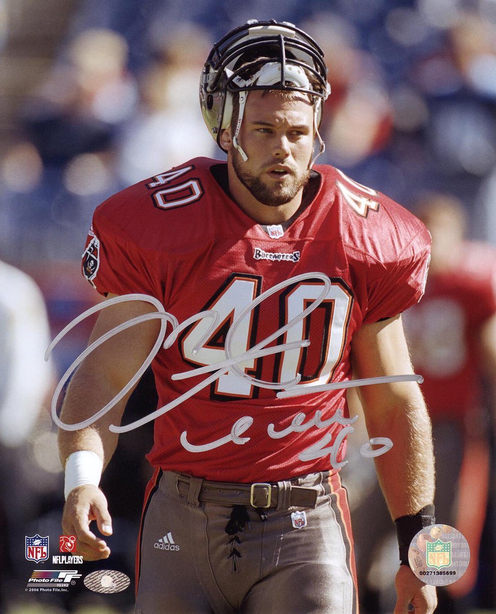 mobozzen's tweet photo. Mike Alstott @Buccaneers 🏴‍☠️ @M_A_F_F @BoilerFootball
🇺🇸🏈🐐11 year @NFL totals:
💪🏻 5,088 yards on 1,300+ carries 
🙌🏻 58 running touchdowns
🐐 305 catches = 2,300 yds
🙌🏻13 receiving touchdowns
🏆 6x Pro Bowls
👑 3x All-Pro
#MakeFullbacksGreatAgain 
#GottaLoveTheFullback #Alstott https://t.co/VxMqmBVvOR