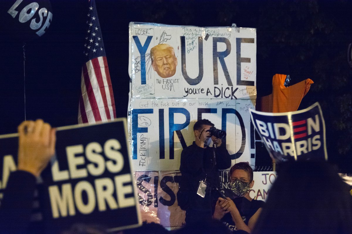 YujingHuangtw's tweet photo. People were dancing and drinking all throughout day&amp;night. After listening to Biden and Harris speeches, attendees began to leave. Afterwards, a group of multiracial demonstrators dressed in all black (1/2) 
#photojournalism #BlackLivesMatterPlaza #BidenHarris2020 #Election2020 https://t.co/QYsyNhsxqC