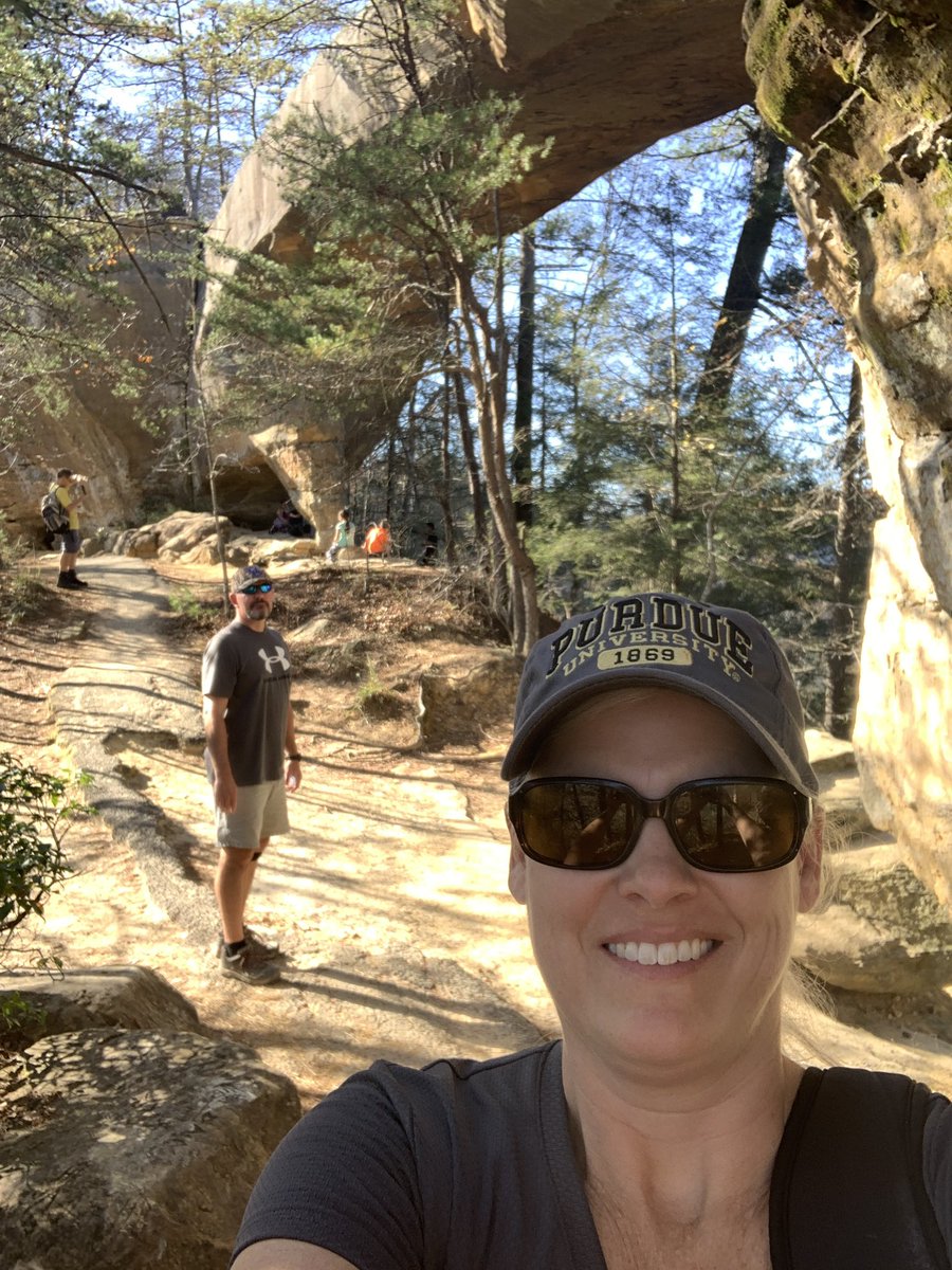 AnneOney22's tweet photo. Excellent day in the Gorge! Hiking Auxier Trail from Courthouse to Double Arch, Gray’s Arch, Skybridge, &amp; Tower Rock! Of course, top it off with Miguel’s Pizza! https://t.co/4meHxRlHZH