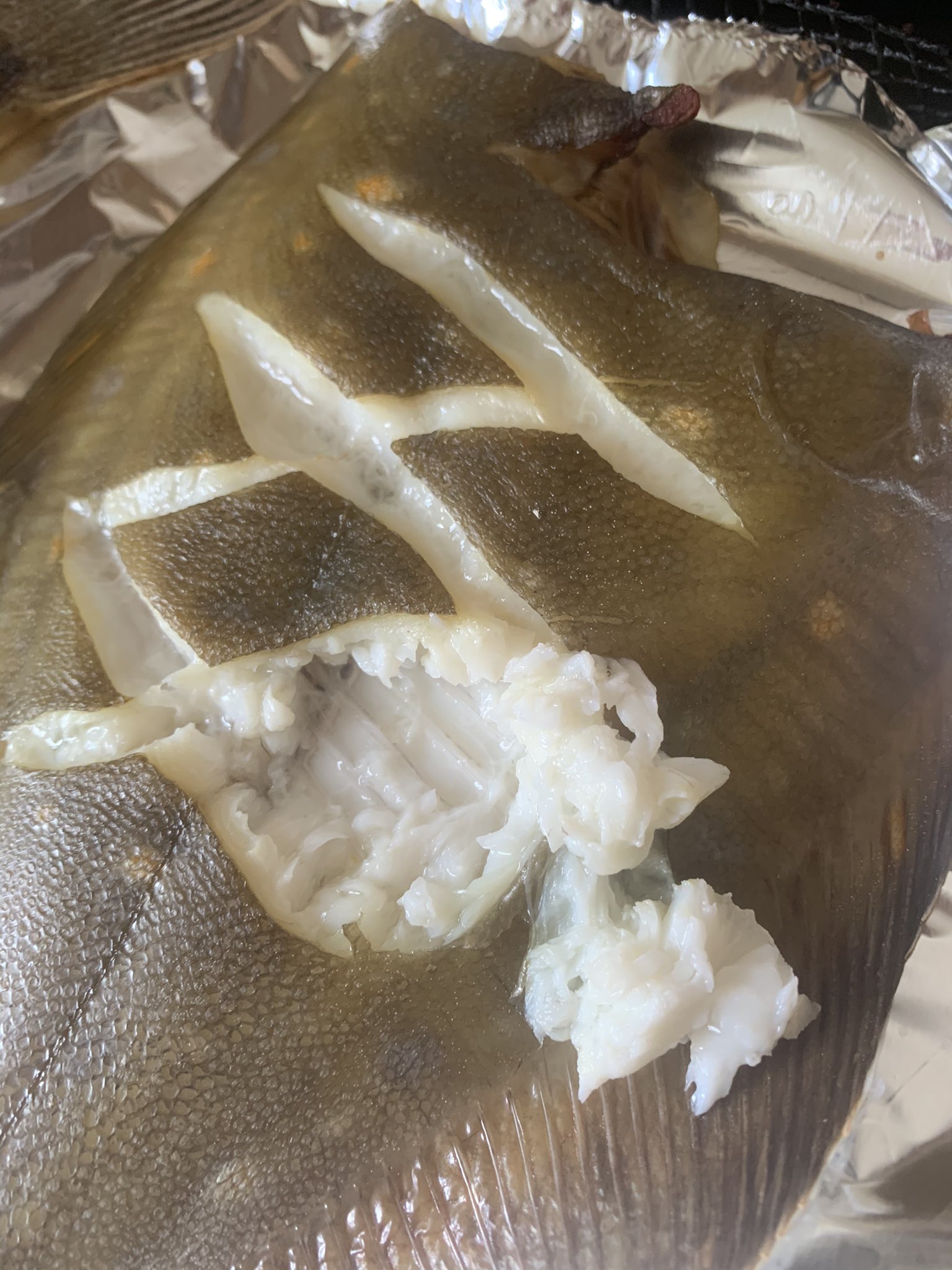 プリヒル姉さん ロンドン魚屋 今日はカレイの塩焼き こちらはplaiceプレイス 煮魚ももちろん美味しいのですが 塩焼きにも このプレイス コラーゲン成分がものすごくあり 翌日には煮凝ってしまうくらいコラーゲン成分がダントツに多い気がします