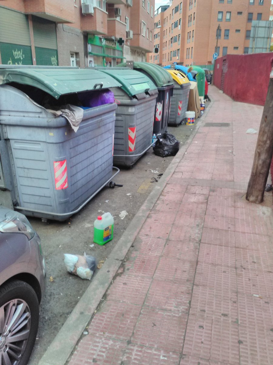 omardramos's tweet photo. #Valdemoro, un día cualquiera a la hora que sea. El #DESgobierno de @sparra_alcalde y @CsValdemoro, sin capacidad y sin ideas. https://t.co/RJEG7T3s8j