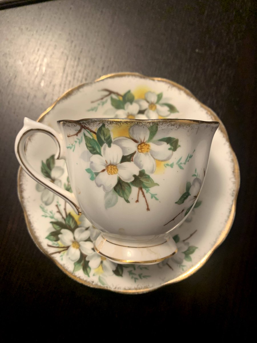 jholden23's tweet photo. On the topic of glassware, I had ID'd the cups from #FirstBorn since I figured tea cups would be easy to find. Grabbed this as a hail mary, realized when I got home it still had tea in it. It's the one that @Omundson used. One of my fave items! ❤️TIM!❤️ #Supernatural #SetDecSale https://t.co/4sIkJN5NAW