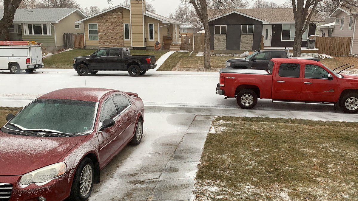 KRybchynski's tweet photo. Fun story, there is no snow in this picture. https://t.co/SgTcNb2peZ