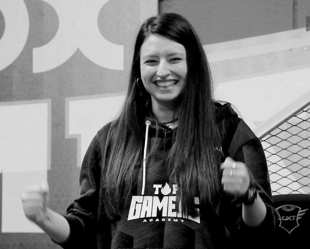 mnglimpe's tweet photo. La sonrisa mas bonita y llena de luz #IreneFields #IreneFinalista 👑☯️👑 #TopGamers8NOV https://t.co/ZxPGbVXvy9