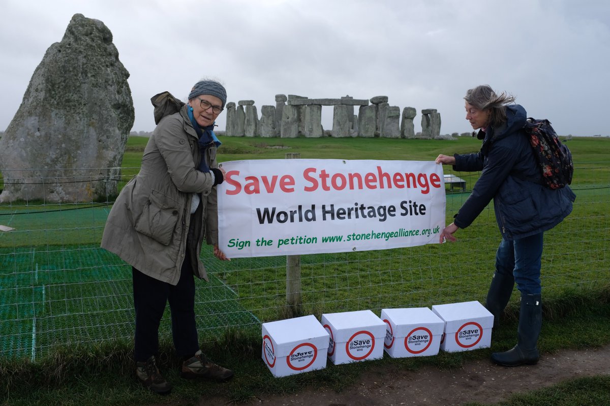 FEW days left to Save Stonehenge World Heritage Site!  Don’t let Transport Secretary destroy our most important link to our ancient past.  Building a #StonehengeTunnel across Britain’s world famous prehistoric landscape wont solve a traffic jam. 
SIGN stonehengealliance.org.uk/our-campaign/p…