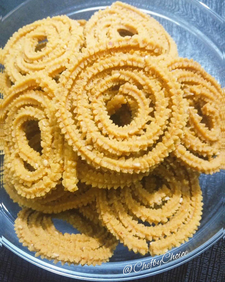 ChefbyChoice1's tweet photo. #chefbychoice #drysnacks #chakri #chakali #chakkuli #murukku #vegetariancuisine #Indianfood #food #foodie #foodlover #foodblogger #foodstyling #delicacies  #cookwithCBC #cooking #passionforcooking

Recipe:
Instagram - https://t.co/2o9P6Sb9Gt
Facebook -https://t.co/q4plslRbIU https://t.co/cfbVKRfQR6