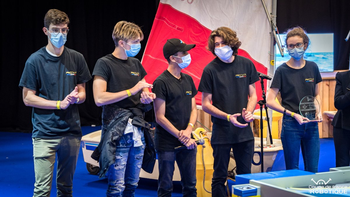 🏆 La diffusion des derniers matchs vient de se terminer et le vainqueur de cette édition est… RCVA !

1ère place RCVA
2ème place A.I.G.R.I.S
3ème place ARIG

👉 Restez connectés sur le live pour retrouver l’interview des équipes finalistes : webtv.planete-sciences.org

#CDR2020