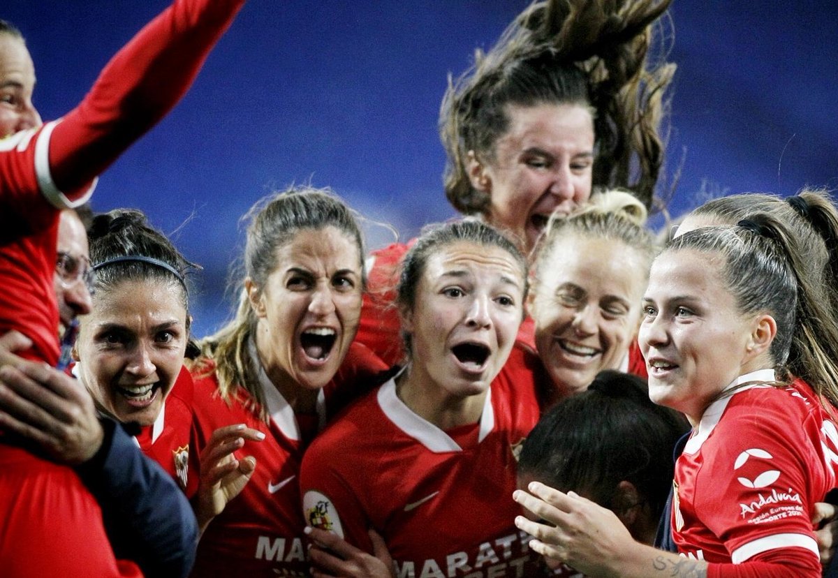 SevillaFC_Fem's tweet photo. 📰 Insistir, persistir y nunca desistir para el #SevillaFCFem ante el @RCDeportivo en ABANCA Riazor (1-2). 😍⚽️⚪️🔴

La crónica del #DéporABANCASevillaFC ➡️ https://t.co/im8uJa97pC

#PrimeraIberdrola https://t.co/cD5RumVY9J