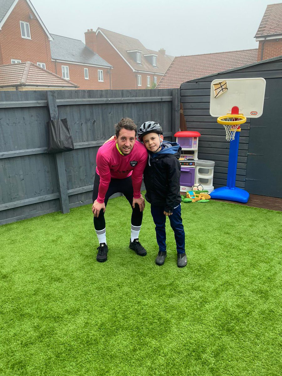 BiggsRaidersFC's tweet photo. DAY 4 - Sunday - Gameday!! So a day of pink #UTR🏴‍☠️ @Cardiomyopathy #justgiving - Ot also sees us reach our original target of £1000 ...... https://t.co/HHcWMw8BHk