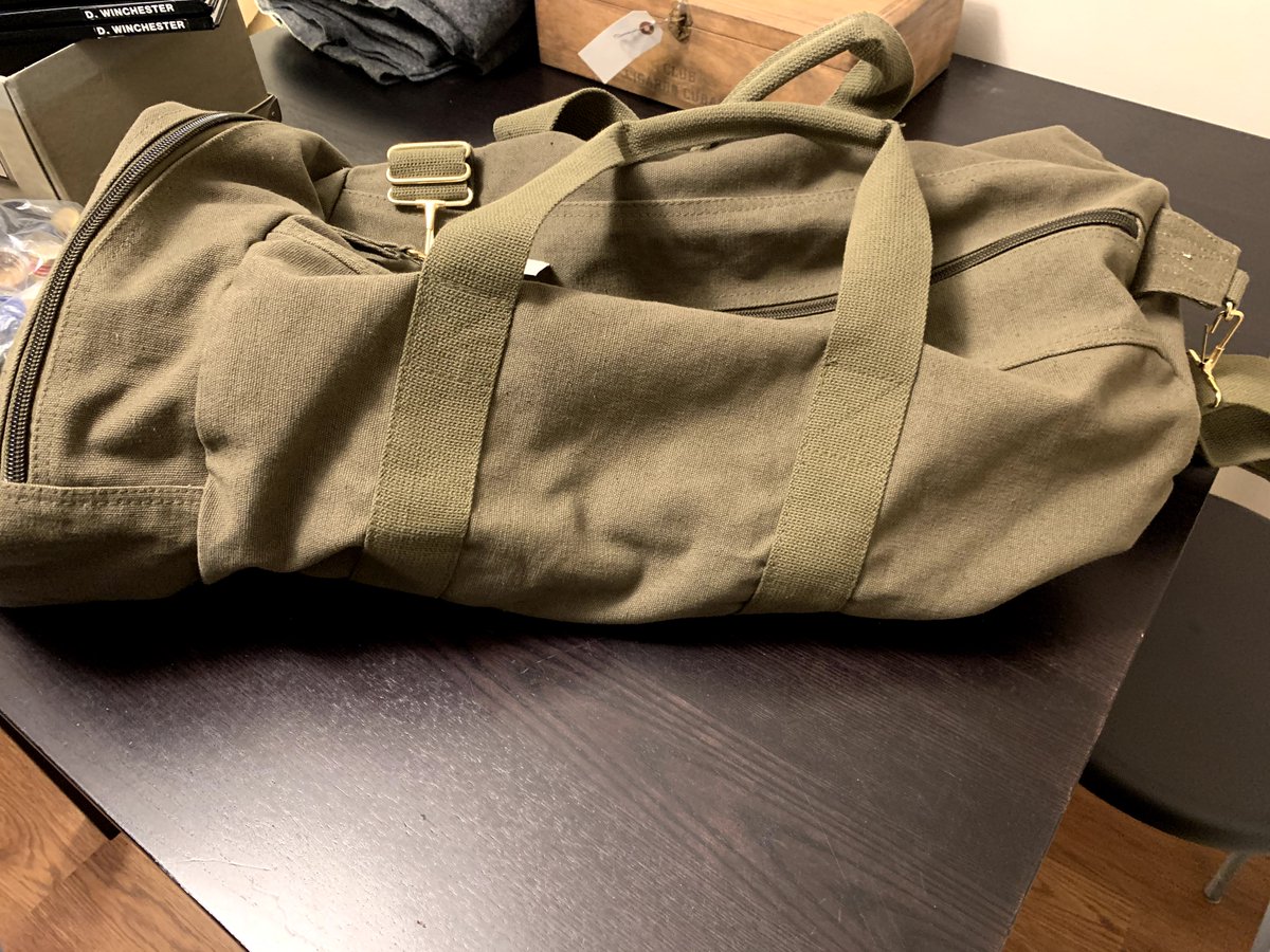 jholden23's tweet photo. I did, however, score @OfficialBrianaB's duffel from 15x18, #Despair. A day I was on set. #Supernatural #SetSale #SetDecSale. This will be a great travel bag! :) https://t.co/9FXT3qmNcW