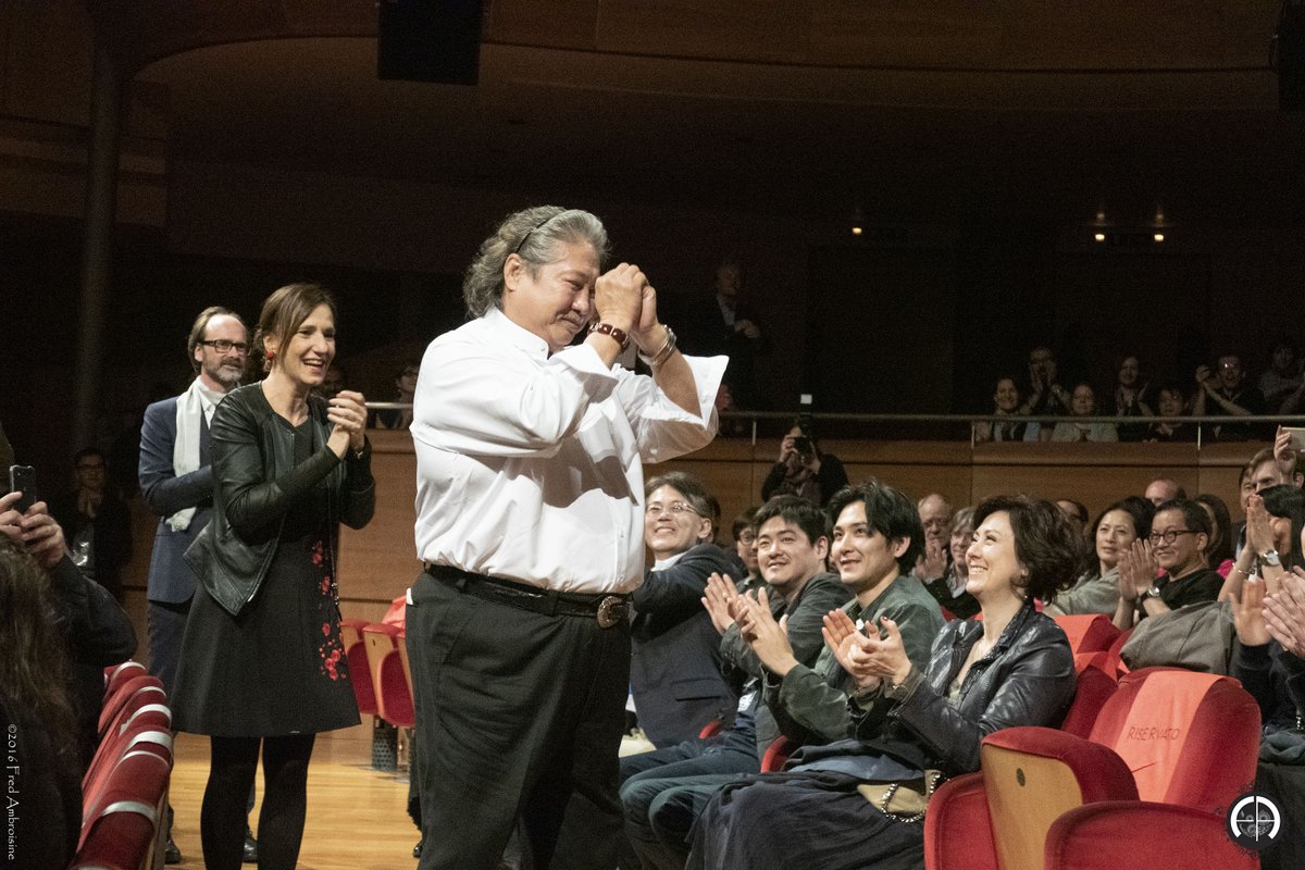 fredambroisine's tweet photo. Flashback : Great memories from #FEFF2016
@fareastfilm Apr. 30th 2016; The standing ovation for #SammoHung 洪金寶 after the screening of The Bodyguard 特工爺爺 which marked his great return to directing. #HongKongCinema #FredAmbroisinePhoto #JoyceGodenzi https://t.co/DpNnQB7tCs https://t.co/fFenfushVo