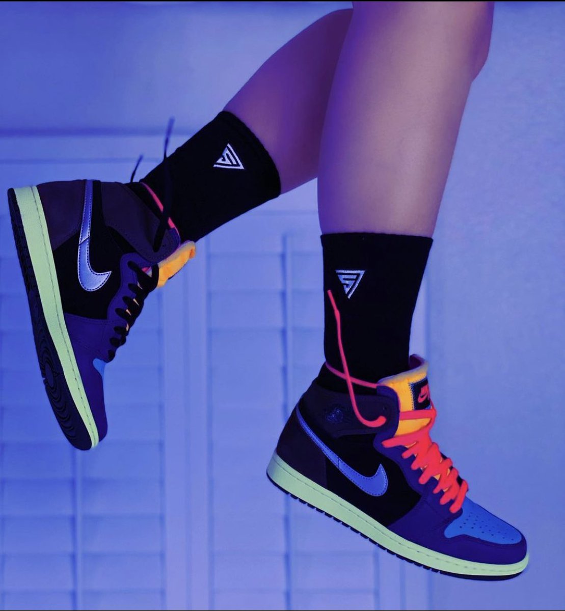 7StreamsClub's tweet photo. Our logo socks are dropping this week. #SevenStreamsClub https://t.co/uq7ENyx8dT