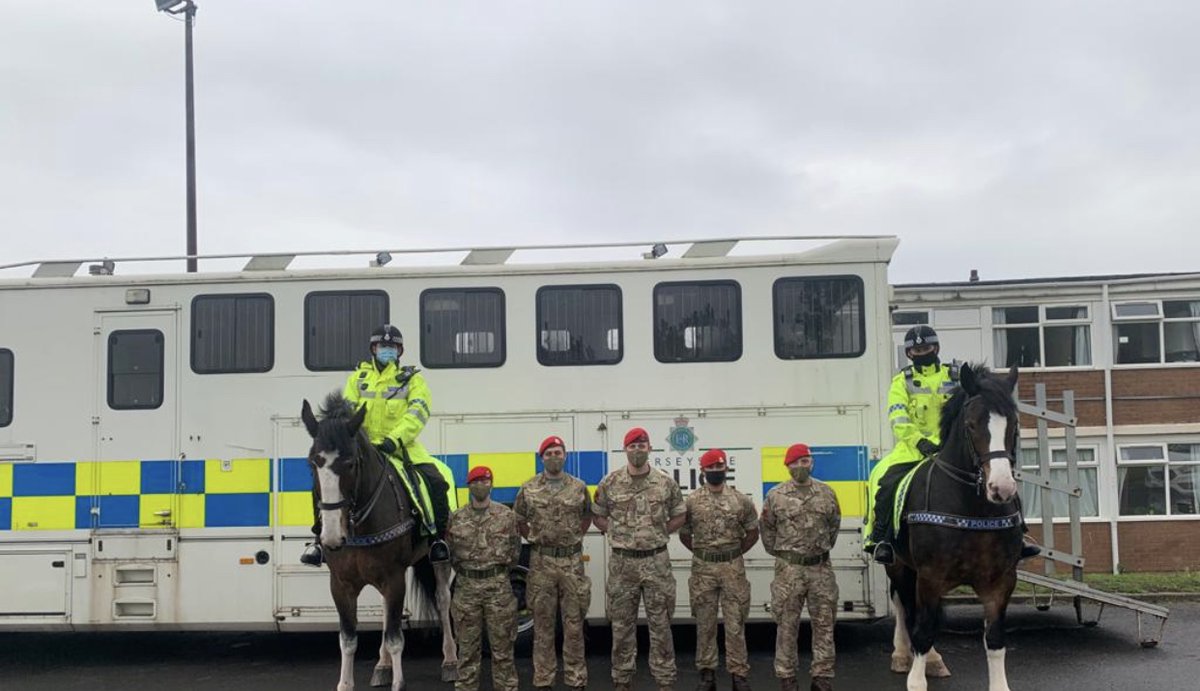 We have been supporting the army with the voluntary testing this week. Oxberry, Arnie and our officers also took part in the two minutes silence whilst out on patrol. #StandTall #RemembranceSunday #PHArnie #PHOxberry #MountedPatrols