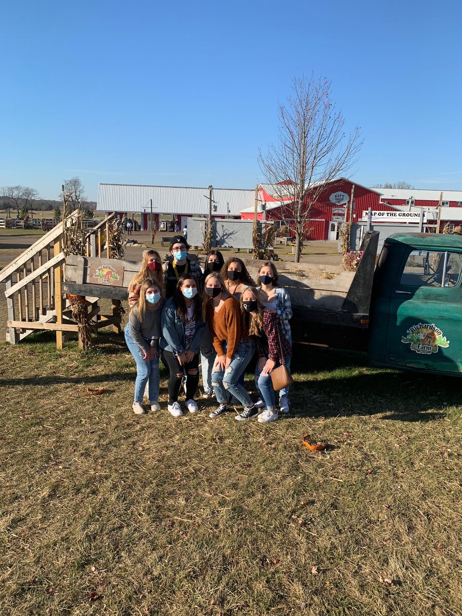 Cary-Grove Cheer tweet media