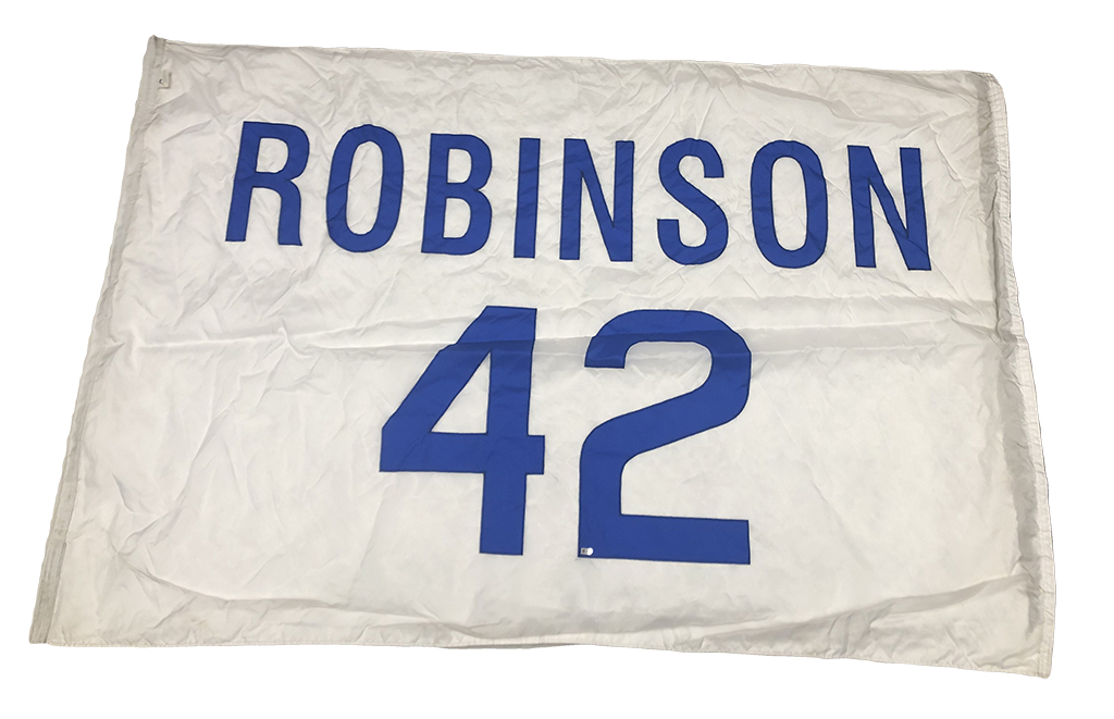 CubsAuthentics's tweet photo. The @Cubs joined the rest of @MLB in retiring Jackie Robinson's #42. This flag joins our other Hall of Fame flags and flies from the foul pole.
#FlagsofWrigleyFieldAuction #WrigleyFieldCollection #CubsCharities https://t.co/QDwmjc40iX