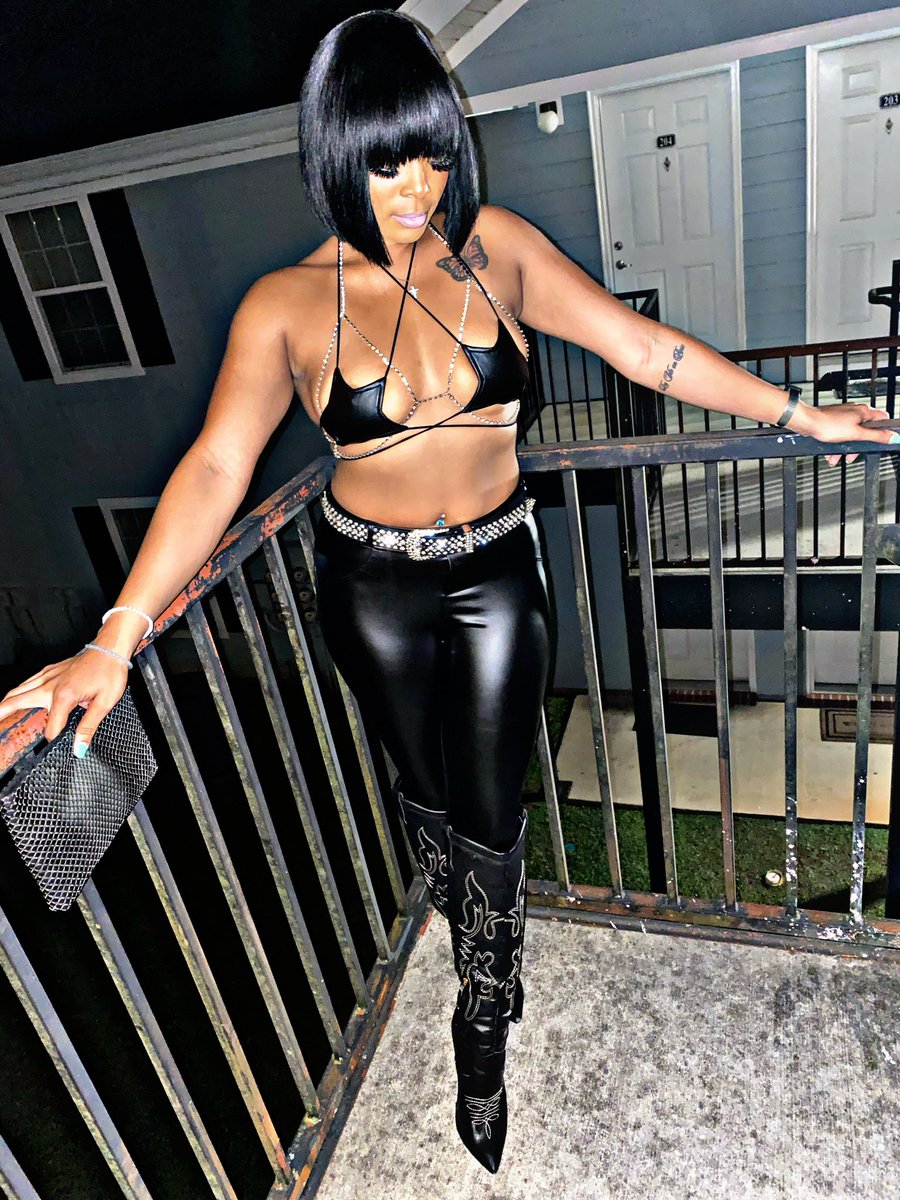 AlluringBlue_'s tweet image. It’s my birthday 🥳