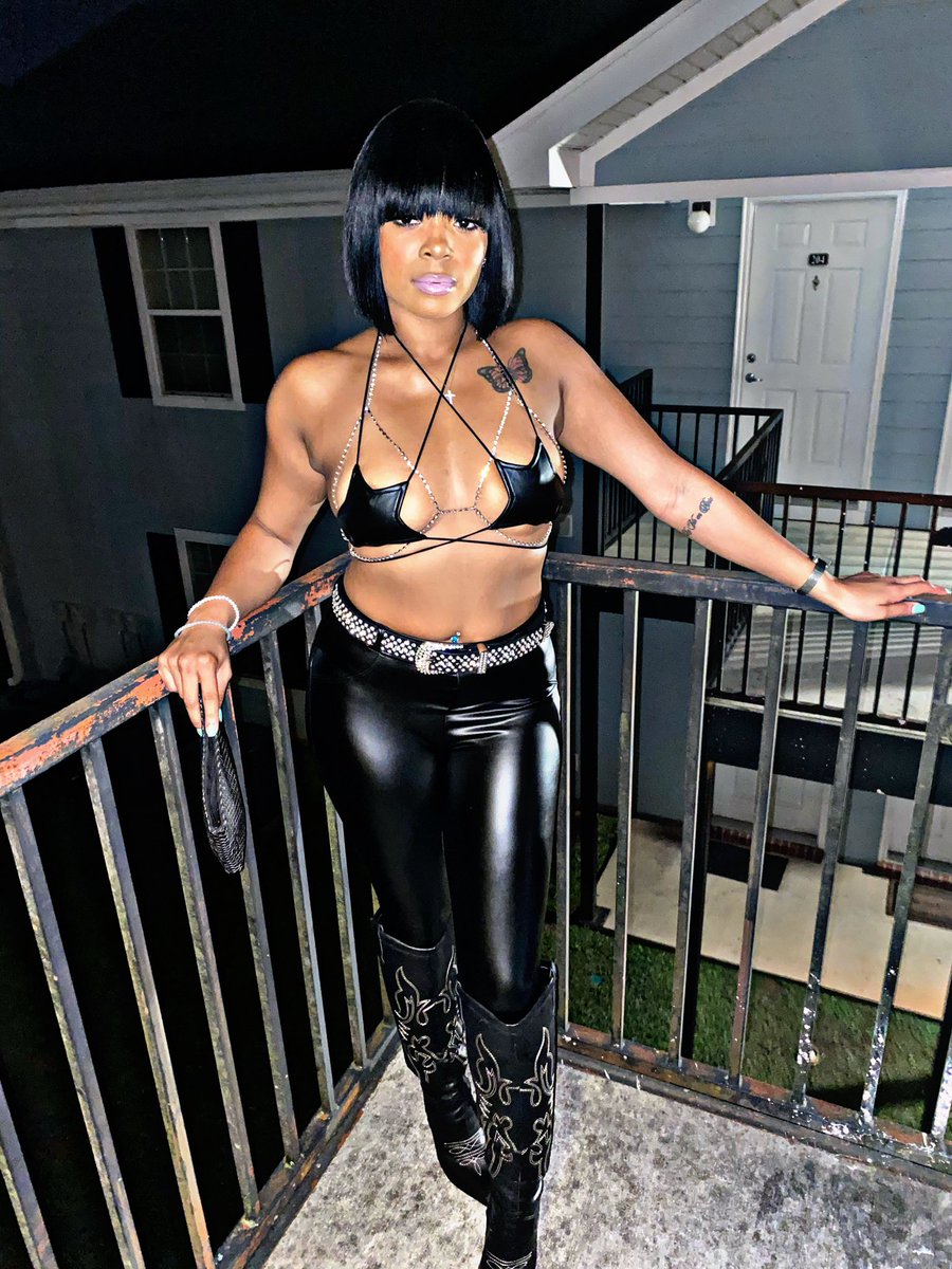 AlluringBlue_'s tweet image. It’s my birthday 🥳