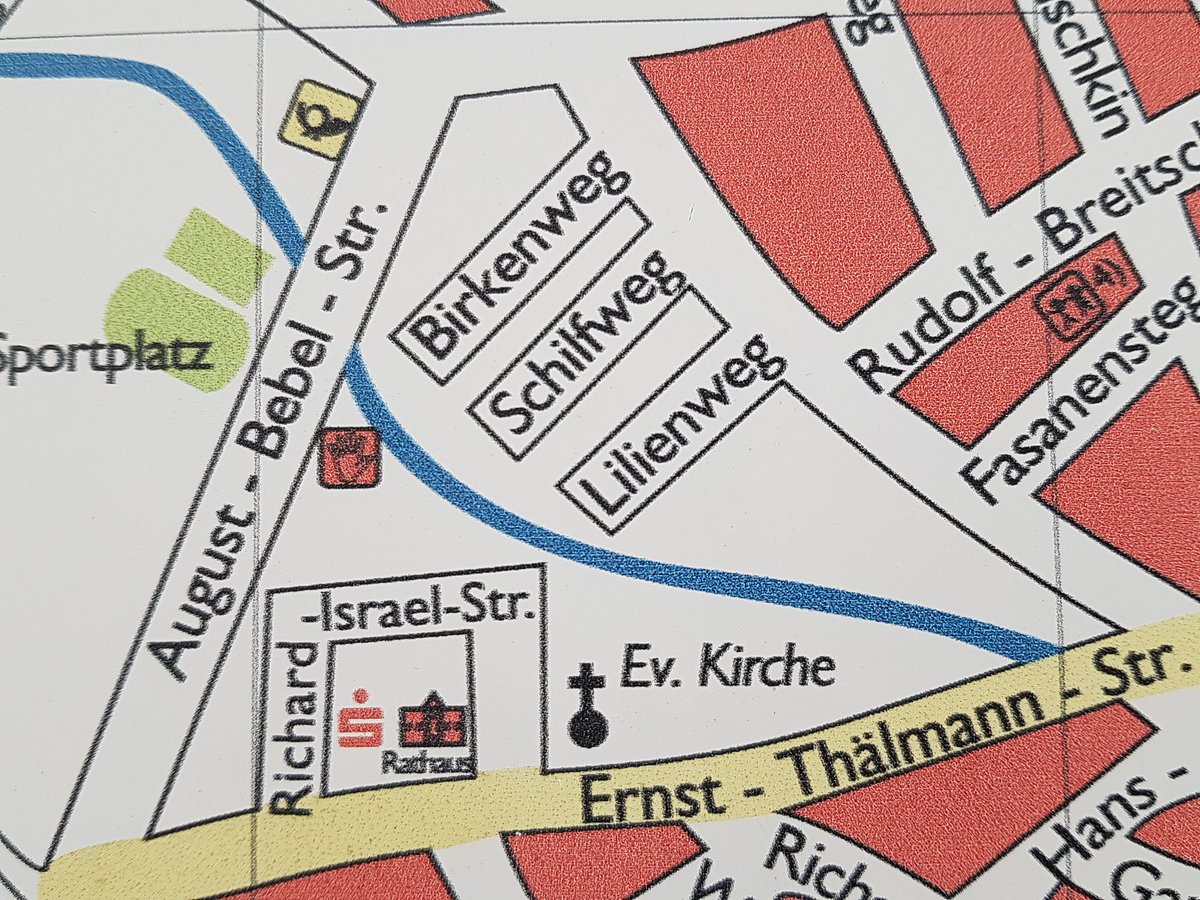 The descendants of the family, many active in Germany's Jewish community, have helped keep alive the memories of Richard, a decorated WWI veteran, & Bianca, who founded an aid group for young mothers & their infants. Schulzendorf named a small street for him