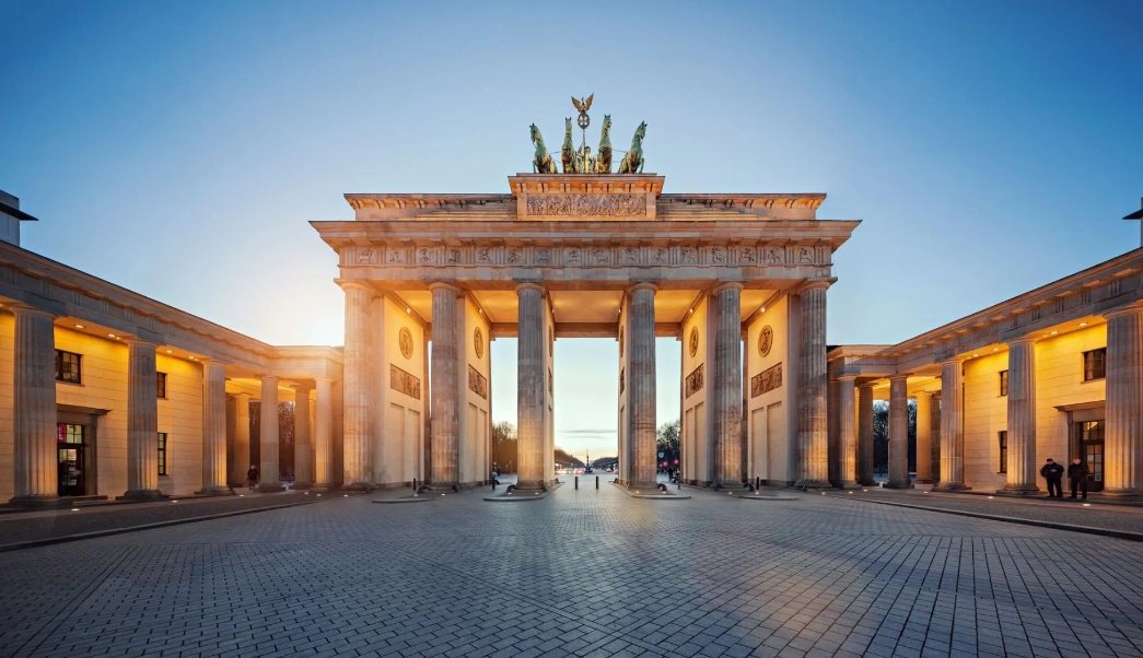 RvhedW's tweet photo. Guten Abend  #RVHED
On our virtual journey we may have
cycled leisurely through Amsterdam or enjoyed a cruise up The Seine.
Tonight we have arrived in Berlin just in time for some currywurst 
Well done everyone 👏👏
#RVHEDaroundtheworld
@BelfastTrust https://t.co/9AnrGZ9eXe